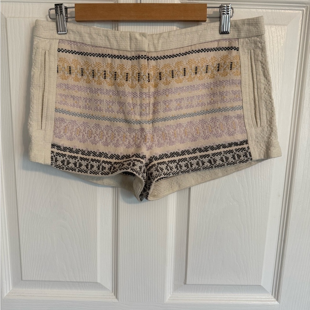 BCBGMaxAzria Cream and Black High Waist Shorts Size 6 in like new condition